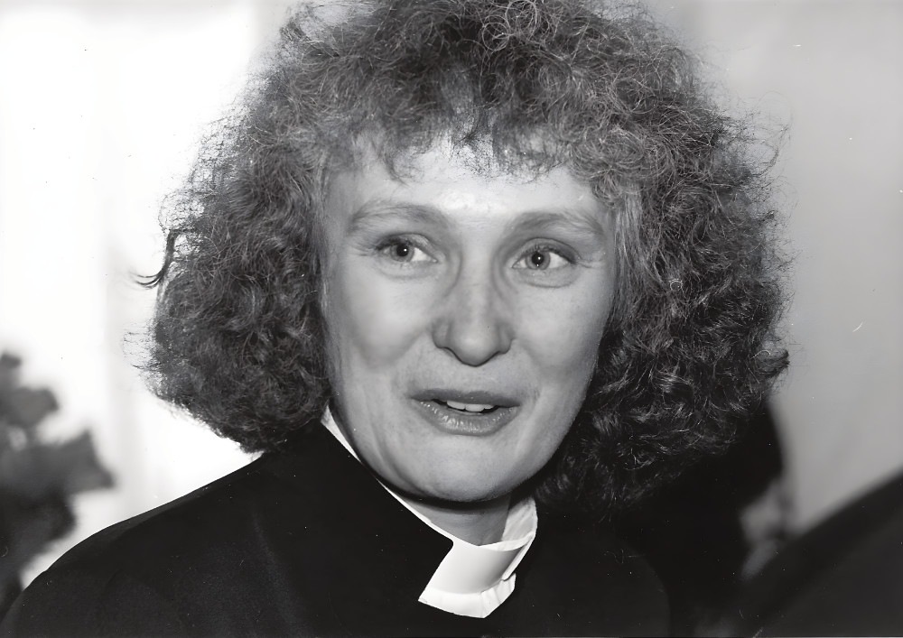 1996 Saņemot tris zvaigznu ordeni_2025-09-22_16_49_36.613727